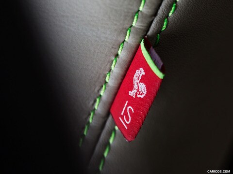 2017_lexus_sriracha_is_20_1280x960.jpg