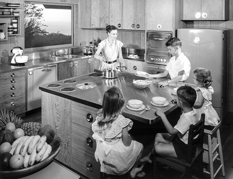 3300-scanfamily-in-kitchen.jpg-nggid0266-ngg0dyn-943x725-00f0w010c010r110f110r010t010.jpg