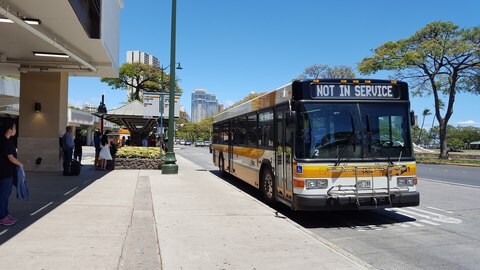 2560px-TheBus_(Honolulu)_20160610_132958.jpg