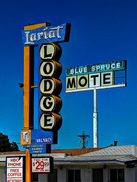 gallup-nm-vintage-motel-signs-001-lance-vaughn.jpg