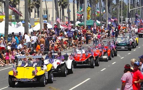 4thofJulyParade_HBBeachBuggies_df66cd07-7dd4-4ce5-89b0-bf6e9858af16.jpg