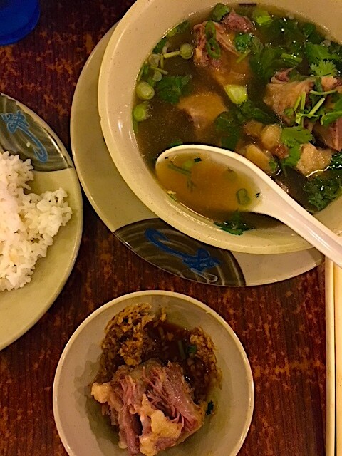 FINE DINING FROM HAWAII