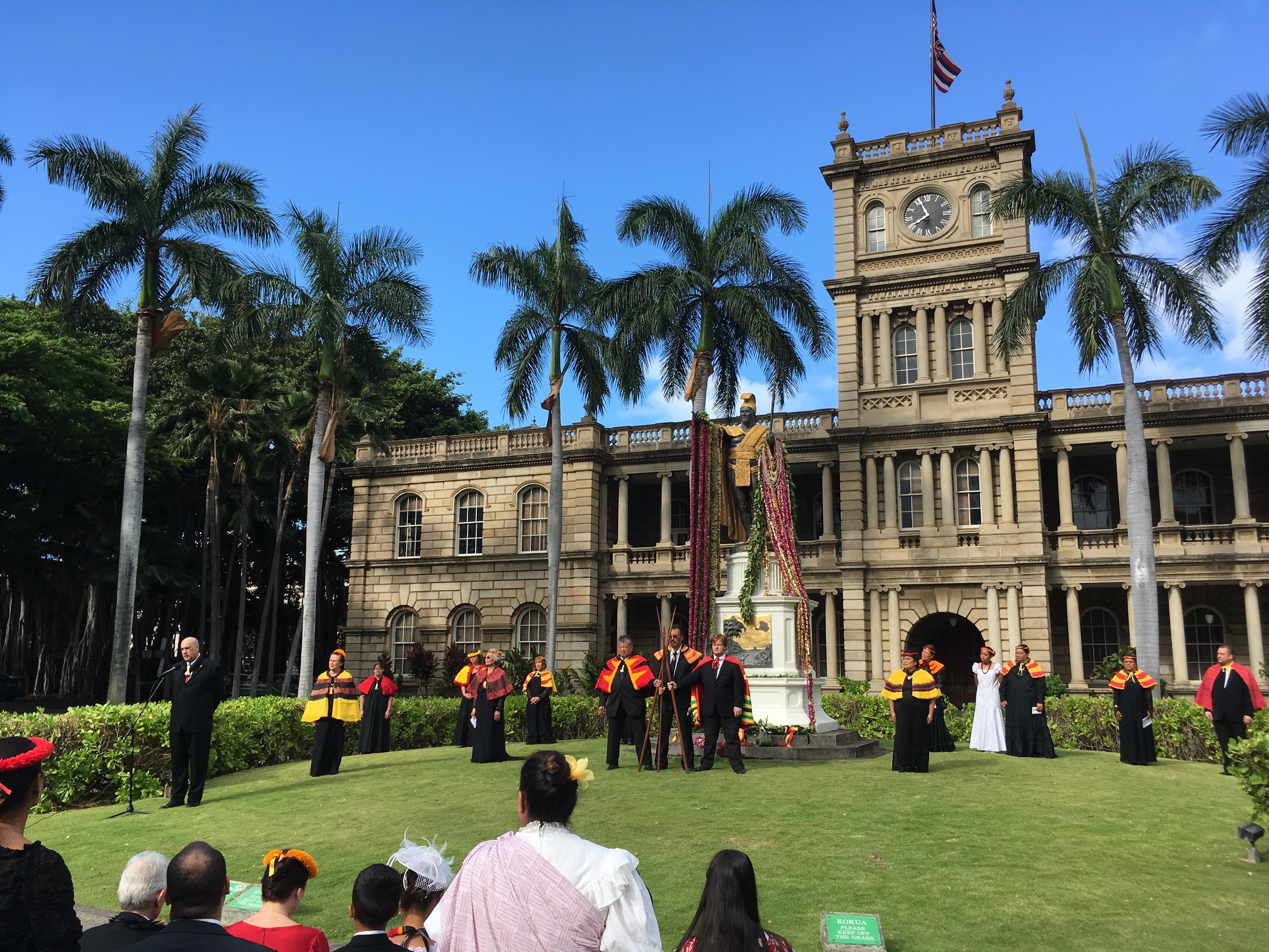KING KAMEHAMEHA LEI DRAPING