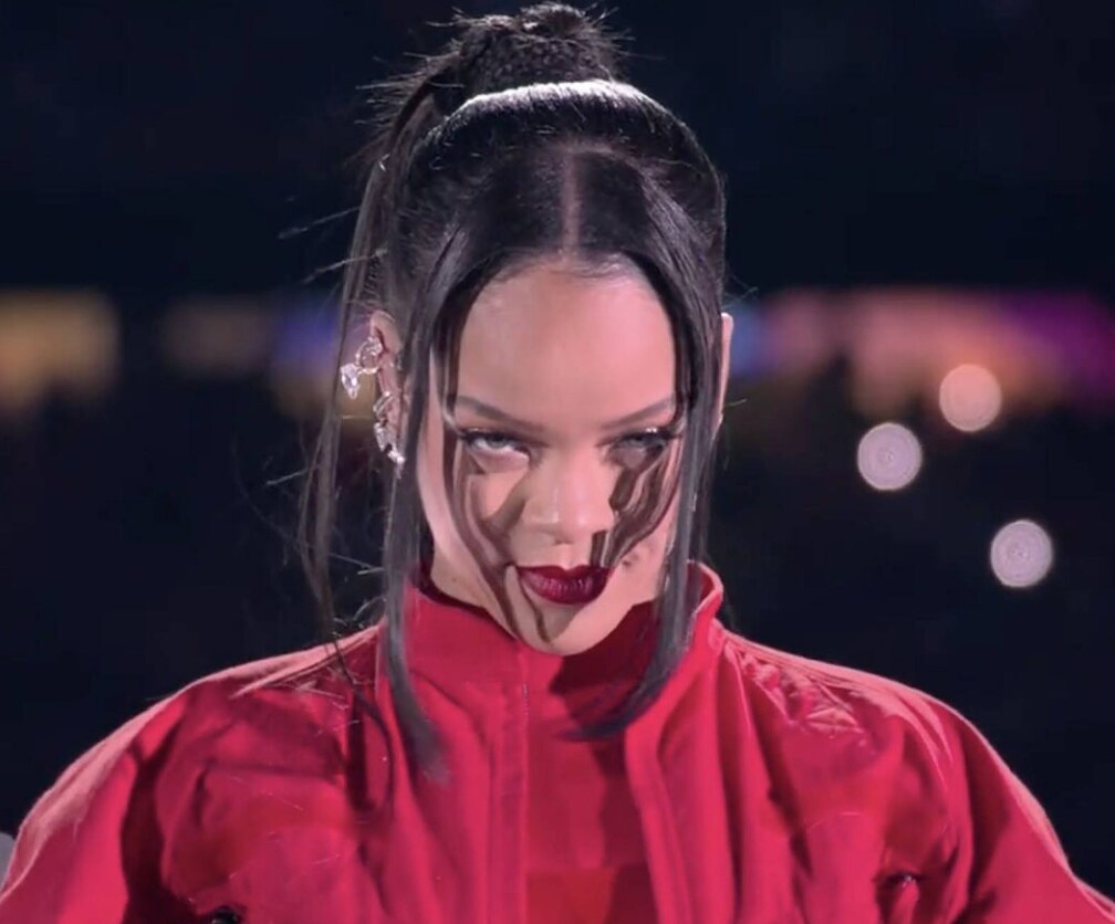 SUPER BOWL WITH RIRI