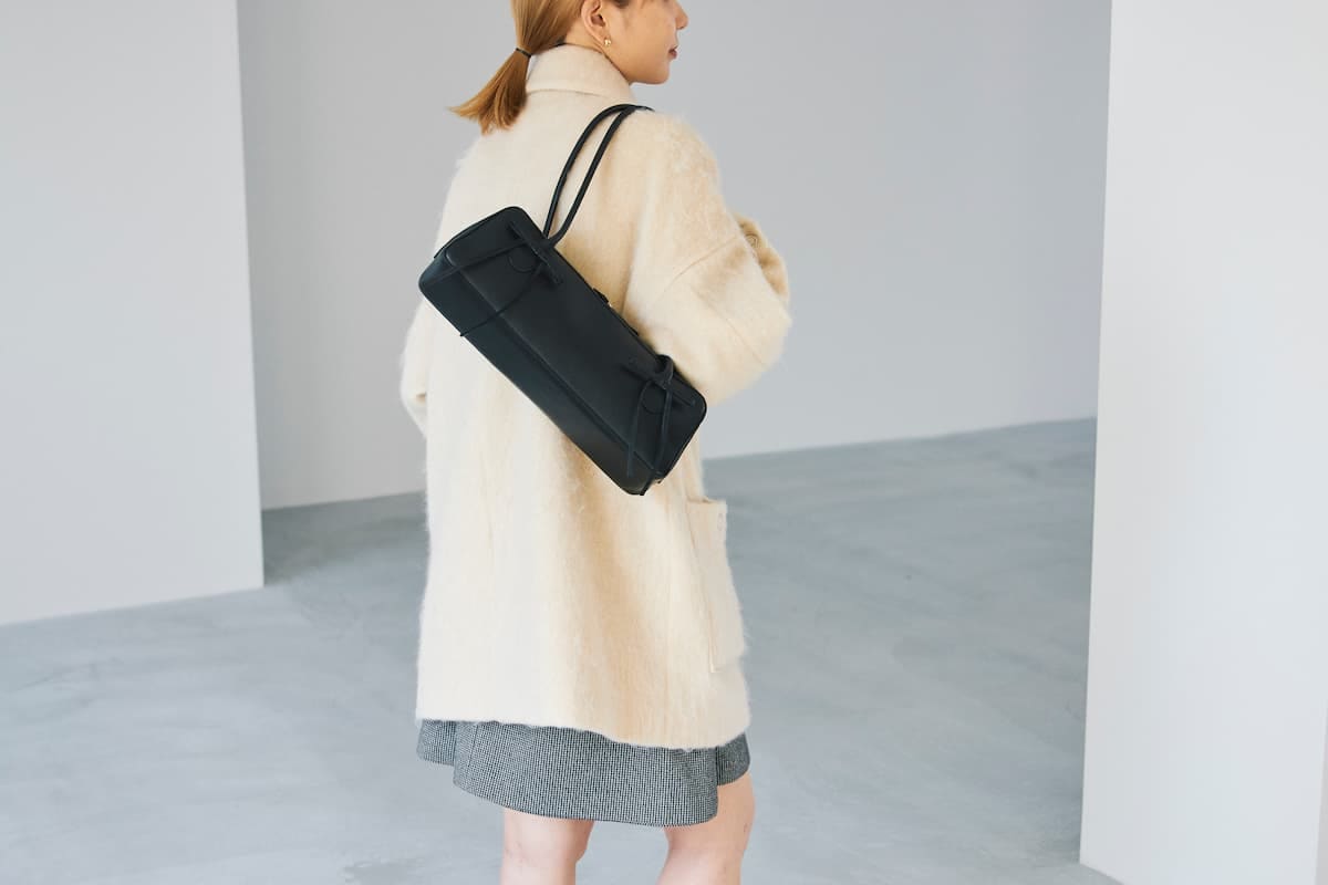 ショルダーバッグ Firsthand/ファーストハンド Leather Banana Big