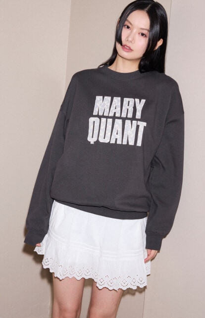 【新品】MARY QUANT×PUBLUX ロゴスウェット ネイビー 限定展開 PUBLUX（パブリュクス）の「MARY QUANT × PUBLUX/マリークワント