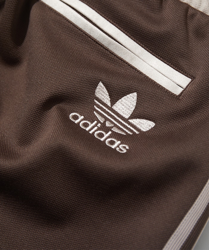 【新品未使用】ADIDAS クラシックスリーストライプス 2024年モデル 新品未使用】ADIDAS クラシックスリーストライプス 2024年モデル