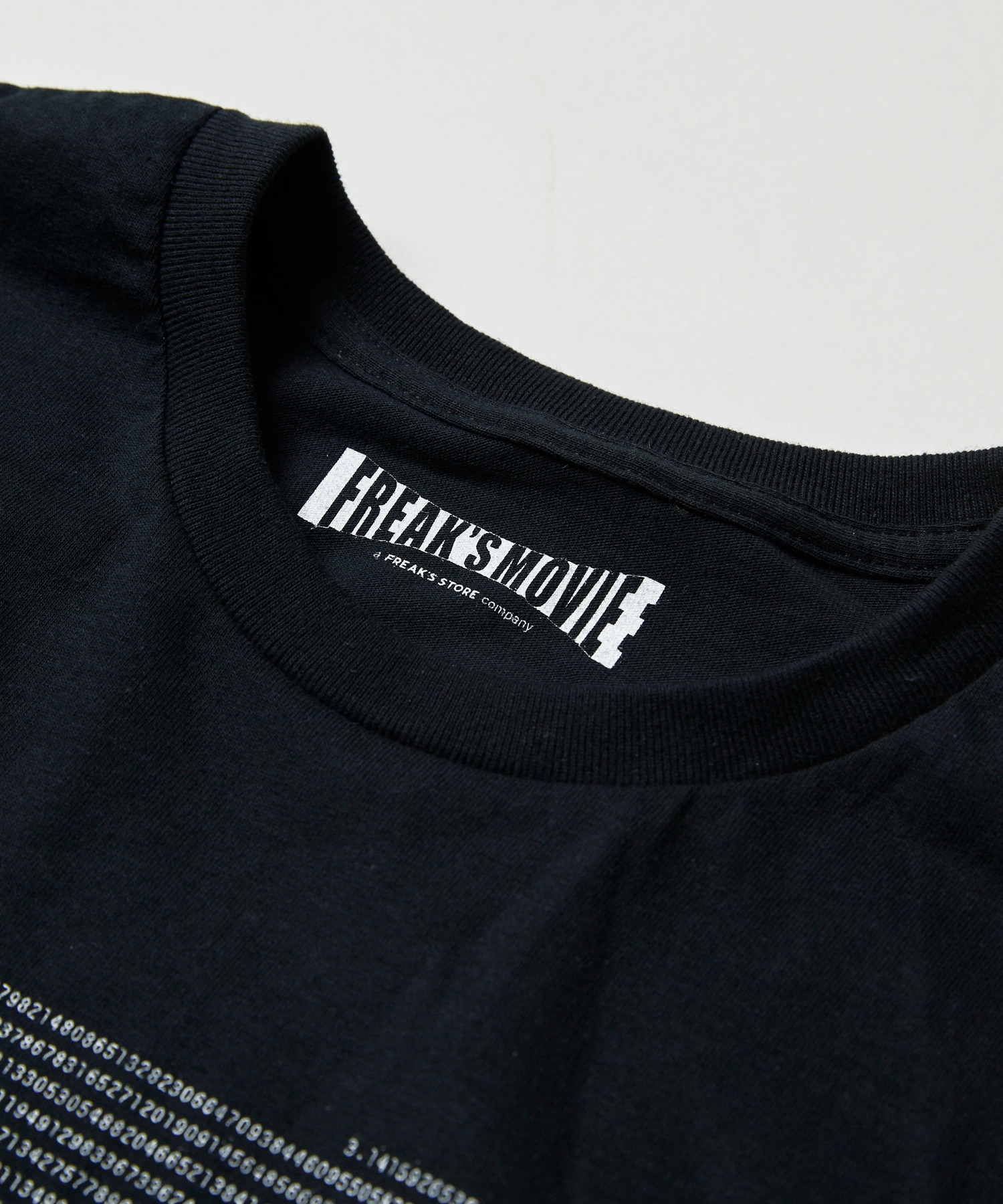 π〈パイ〉デジタルリマスター』公開を記念して、超貴重数量31枚限定T