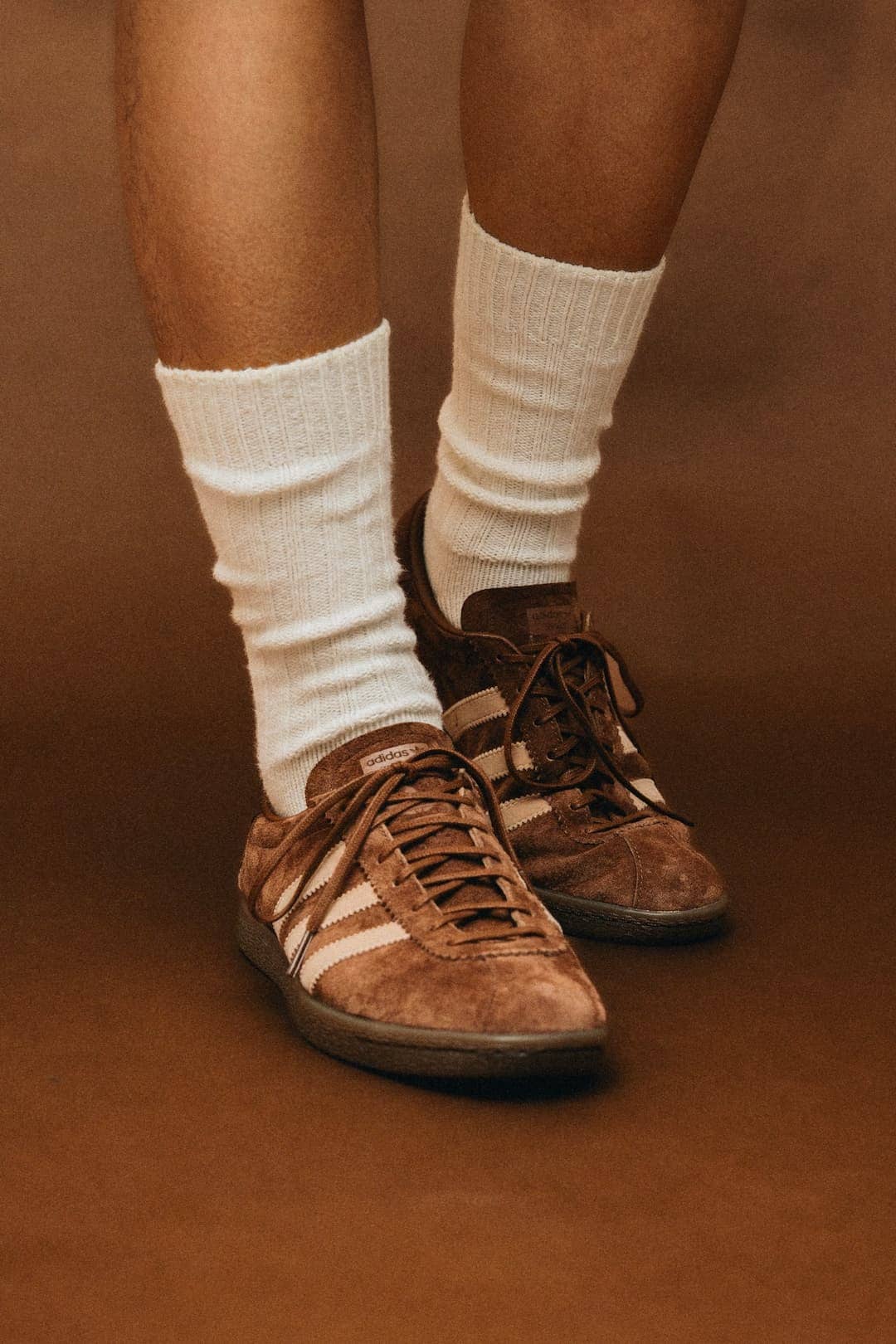 新品　adidas 別注 TOBACCO for FREAKS STORE 新品☆24 adidas 別注 TOBACCO for FREAKS STORE - メルカリ